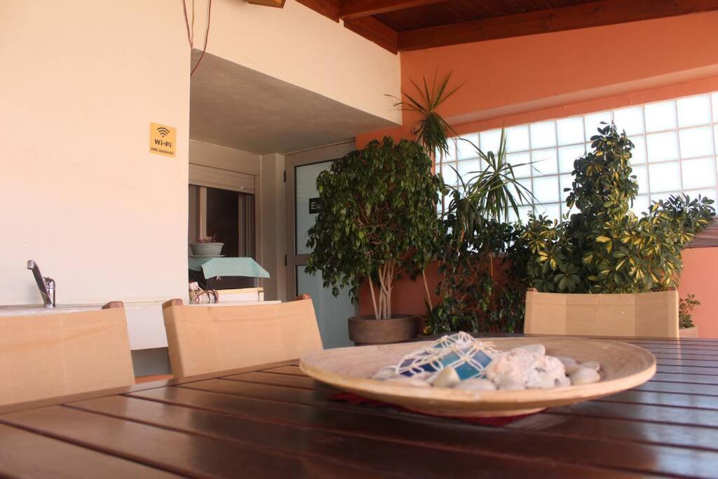 Maria'S Airport Apartment Koropion Bagian luar foto
