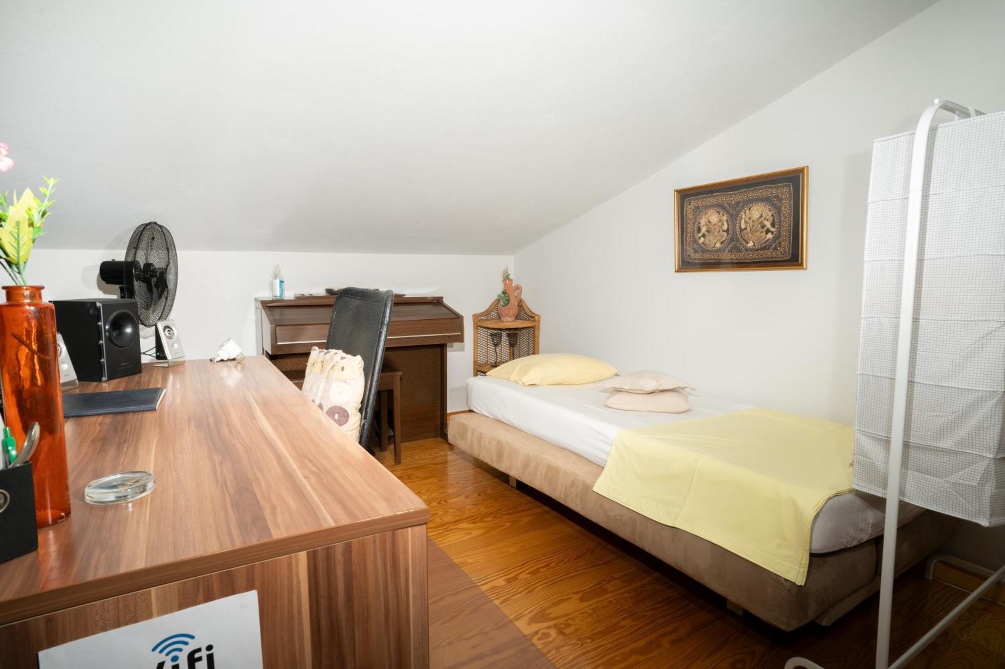 Maria'S Airport Apartment Koropion Bagian luar foto