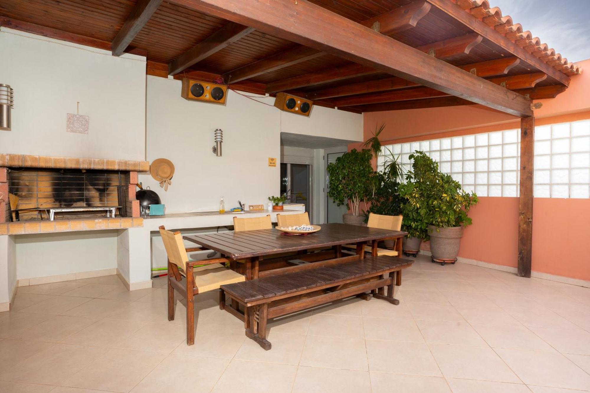 Maria'S Airport Apartment Koropion Bagian luar foto