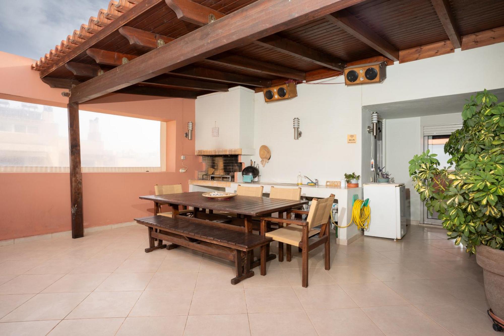 Maria'S Airport Apartment Koropion Bagian luar foto
